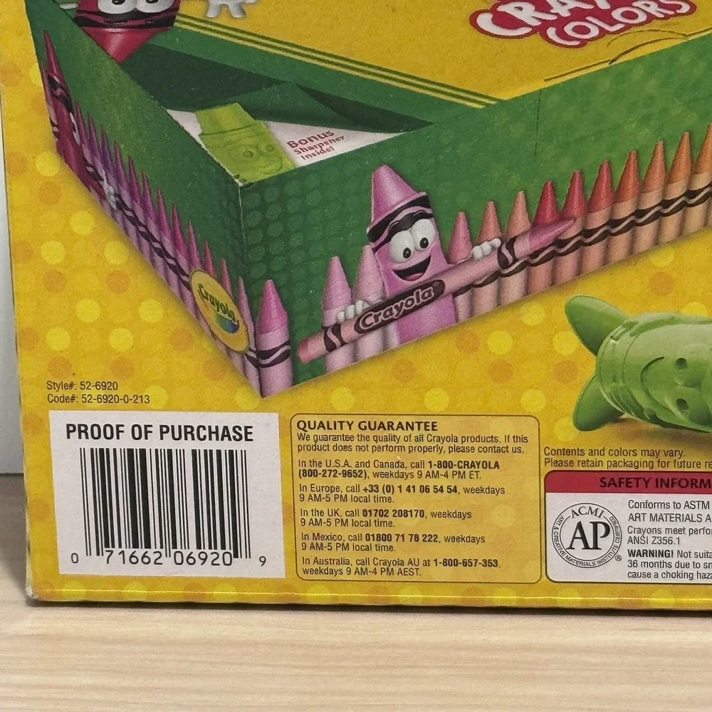 Crayola 120 Box Of Crayons 120 Colors Bonus Character Tip Sharpener Inc 1 Used